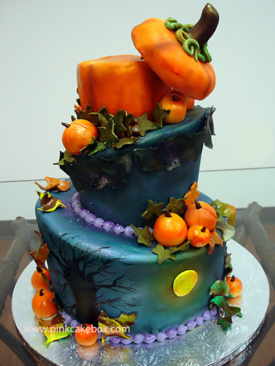 Posh Dresses on Http   Www Wedding Cakes For You Com Images Halloween Wedding Cake Jpg