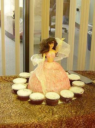 Show Off Your Cakes Or Ask A Question princesscake Cakes Wedding Cakes 