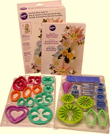 Great book and tool kit for making gumpaste and fondant flowers