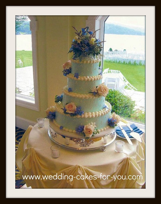 Wedding Cake Gallery And Testimonials Blue Ercream Wedding Cake With Fresh Flowers