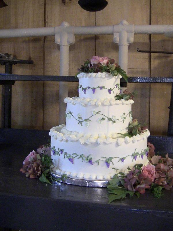 Rustic Wedding Cakes For That Homespun Feeling