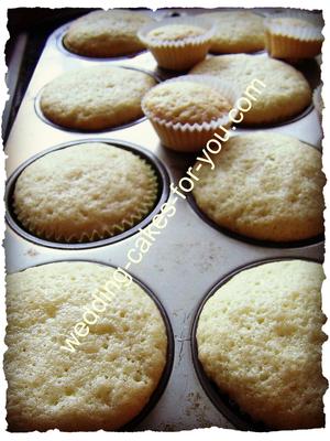 Vanilla Cupcakes Cooling