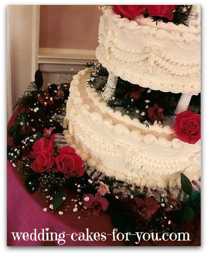 Wedding Cakes With Fresh Flowers Are Naturally Breathtaking