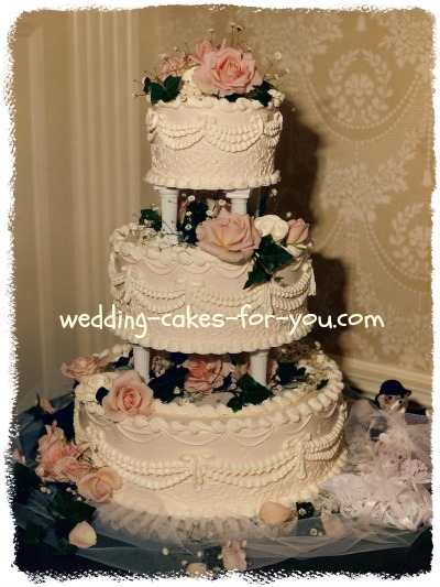 Wedding Cake Frosting And Recipes Victorian Wedding Cake With Old Fashioned Roses