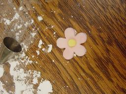 Fondant Daisy!